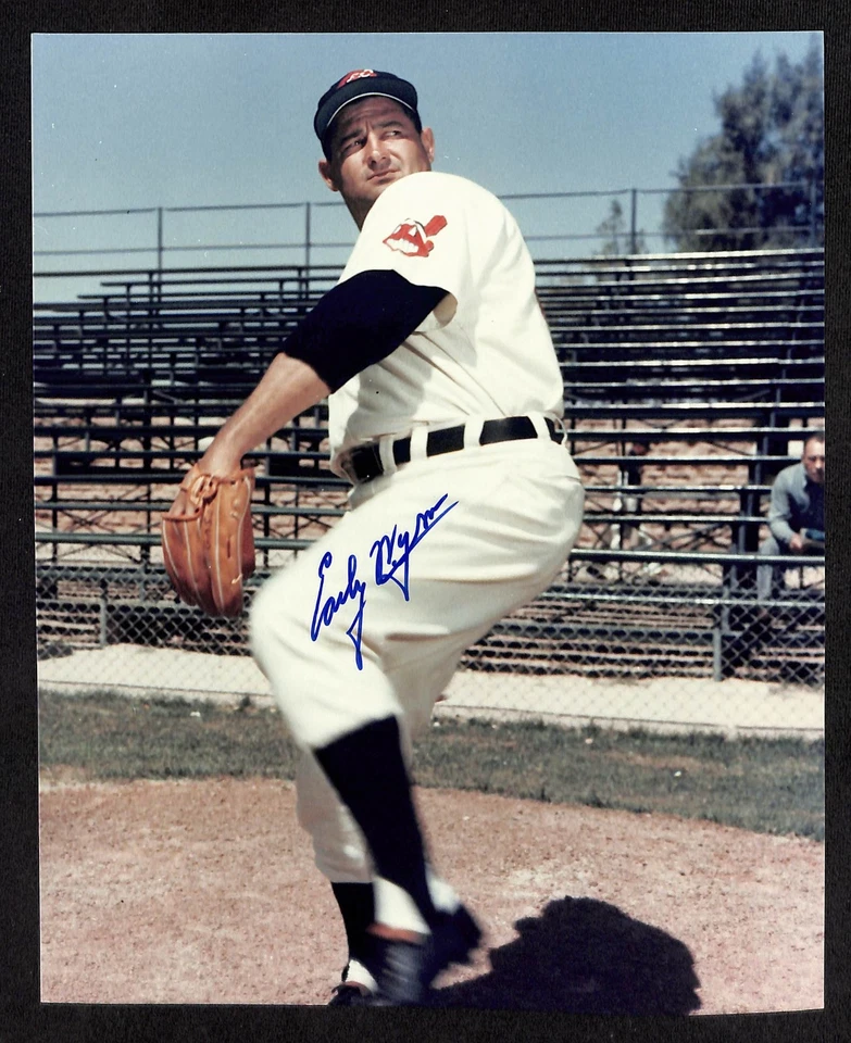Early Wynn AUTO 8 x 10 Cleveland Indians Vintage Baseball Signed Photo JSA LOA - Image 1 of 2