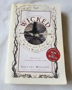 Wicked Gregory Maguire 1995 First Edition Paperback – Fantasy Classic - Picture 1 of 6