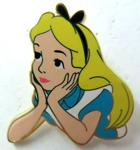 Spilla Disney ACME Trading Alice nel paese delle meraviglie mento appoggiato sulle mani LE 200 - Foto 1 di 2