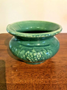 Green pottery vintage small vase. Early one - Picture 1 of 8