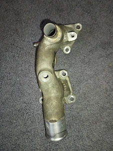 16331-31140 Toyota Coolant Water Outlet OEM Avalon Camry Highlander Rav4 05-2018 - Picture 1 of 9