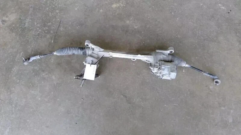 Barra de cambios y piñón de dirección asistida eléctrica Ford Focus 2013-2014 sin turbo OEM. Foto 1 de 1