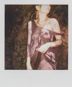 OOAK Art Akt Model Sawyer Polaroid Sofortbildfilm Druck SIGNIERT von Model + Künstler - Bild 1 von 1