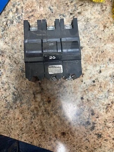 Interruptor de circuito Federal Pacific 20 Amp 3 polos tipo NB atornillado - Imagen 1 de 1