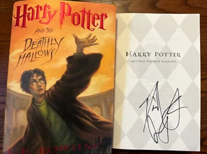 Daniel Radcliffe Signed Harry Potter Deathly Hallows In Person. Hard Cover,New - Picture 1 of 7