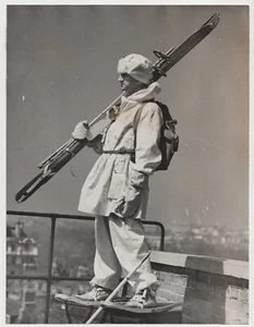 WW2 Original Press Photo Demonstration Of British Snowsuit 1940 #N33 - Picture 1 of 2