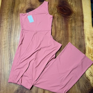 NUEVO Mono para mujer Lovers and Friends mediano acanalado pierna ancha un hombro E3-1 - Imagen 1 de 7