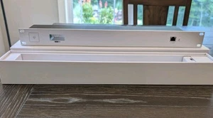 Ubiquiti CKG2-RM 19in. Rack Mounting System - Gray/Black - Photo 1/7