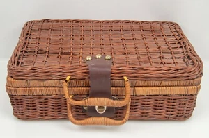 Vintage geflochtener rechteckiger Picknickkorb aus Korbgeflecht Aufbewahrung Koffer Träger Schloss Box - Bild 1 von 4