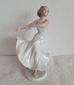 Midcentury Tänzerin, fein gearbeitete Porzellan Figur, Vintage - Bild 1 von 10