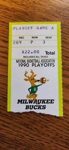 1990 NBA PLAYOFFS GM3 CHICAGO BULLS VS. MILWAUKEE BUCKS TICKET STUB - MJ 48 PTS - Picture 1 of 2