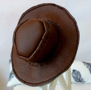Miniatur Indian Jones Cowboy Fedora Mütze Puppenhaus Leder Widerrist BJD Maßstab 1:6 - Bild 1 von 12