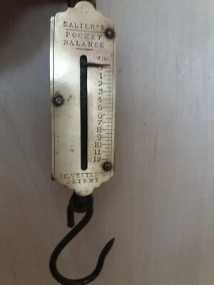 BALANCE ANCIENNE PESON ANGLAIS DE POCHE 12 KILOS LAITON & FER FORGÉ EN BON ÉTAT - Photo 1/3