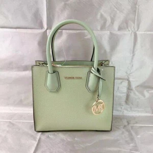 MICHAEL KORS Mercer mittlere Umhängetasche aus Kieselleder in leichtem Salbei - Bild 1 von 3