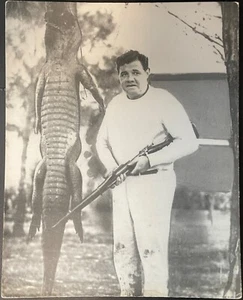 Babe Ruth NY Yankees - Vintage Hunting Photo - 8x10 - Picture 1 of 1