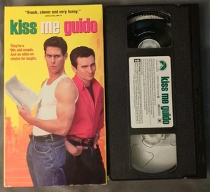 Kiss Me Guido VHS 90s Gay Comedy Nick Scotti Anthony Barrile - Bild 1 von 2