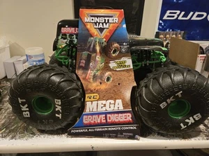 Monster Jam 1:15 Radio Control Grave Digger Spin Master NEW (NO REMOTE) - Picture 1 of 14