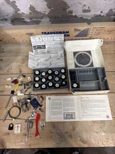 Vintage NECCHI Nähset Maschinenbox Aufsätze Nocken Rüschenkoffer mit Quittung - Bild 1 von 16