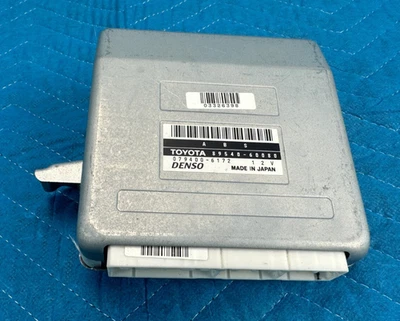 Módulo de computadora de control de deslizamiento Toyota Land Cruiser LX470 89540-60080 1998 1999 FABRICANTE DE EQUIPOS ORIGINALES Foto 1 de 4