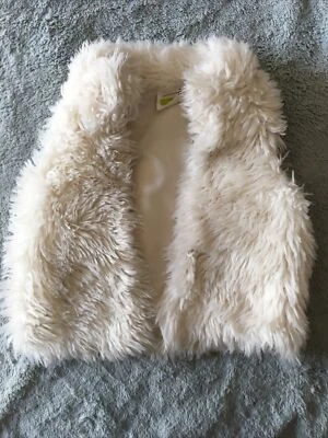 Chaleco de piel sintética encogida de hombros para niñas XS 4 Moda Glam Girl Blanco Suave Loco 8 Fashionista Foto 1 de 4