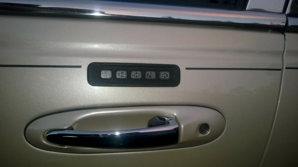 Lincoln Town Car Car Cartier 2003-2011 manija de puerta lateral del conductor cromo G3 código de pintura Foto 1 de 1