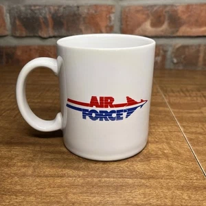 Vintage AIR FORCE MUG AIM HIGH ROT WEISS BLAU KAFFEE Becher USAF - Bild 1 von 6