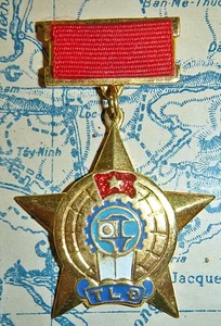 Raro, MEDALLA VC - Confederación General del Trabajo - VIET CONG - Guerra de Vietnam - C.0 - Imagen 1 de 5