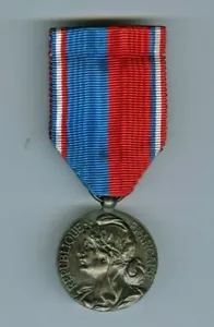 FRANCE CIVILIAN FRENCH MEDAL - MEDAILLE DECERNEE PAR LA CONF. MUSICALE DE FRANCE - Picture 1 of 2