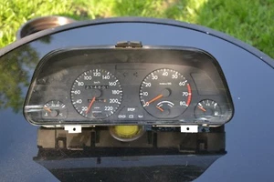 Velocímetro velocímetro velocímetro de instrumentos Peugeot 306 1.8  - Imagen 1 de 10