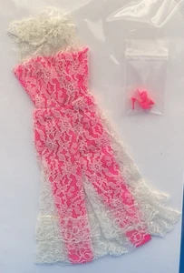 MATTEL Barbie Jump Into Lace Outfit #1823 1968 VINTAGE BELLO spedizione veloce gratuita! - Foto 1 di 4