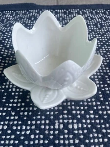 DUSK White Lotus Flower Ceramic Tea Light Candle Holder Beautiful - Picture 1 of 3