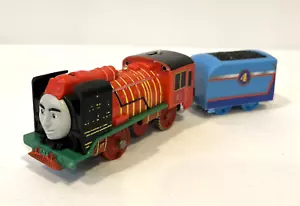 THOMAS & FRIENDS TRACKMASTER YONG BAO THE HERO MOTORIZED W/ CART 2013 MATTEL - Picture 1 of 6