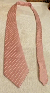Cravatta uomo Donald Trump Signature Collection fatta a mano righe rosa/bianche seta - Foto 1 di 10