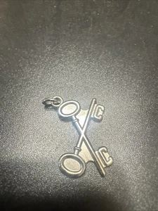 Vintage Silberfarben Zwei Schlüssel Charm - Bild 1 von 4