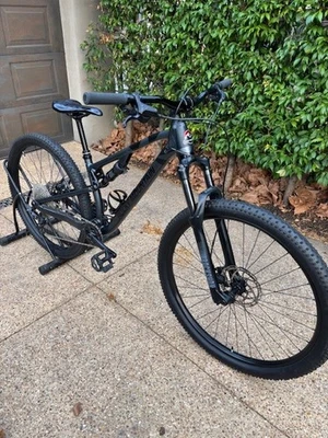 Rocky Mountain Element Alloy 10 Dual Suspension Mountain Bike 2022 - image 1 of 4