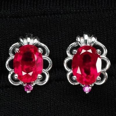 Elegantes aretes hechos a mano de plata de ley 925 ovalados con rubí rojo sangre de 3,16 quilates Foto 1 de 4