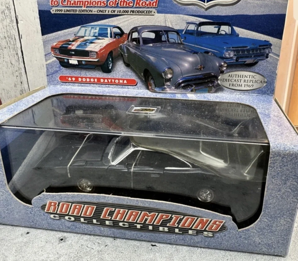 1/43 ROAD CHAMPIONS TRIBUTE 1969 DODGE CHARGER DAYTONA DIE CAST CAR NEW - Image 1 of 1