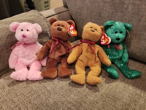 Lote de 4 Beanie Babies TY - Osos (Década, Rizado, Peluche y Deslumbrante) 3 con Etiquetas - Imagen 1 de 15