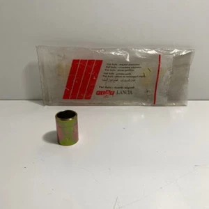 DISTANZIALE PARAURTI LANCIA PRISMA ORIGINALE 82403532 - Imagen 1 de 3