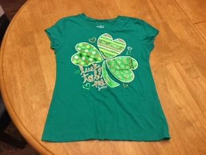 Justice green short sleeve T-shirt with lucky to be me graphic 10 - Picture 1 of 3