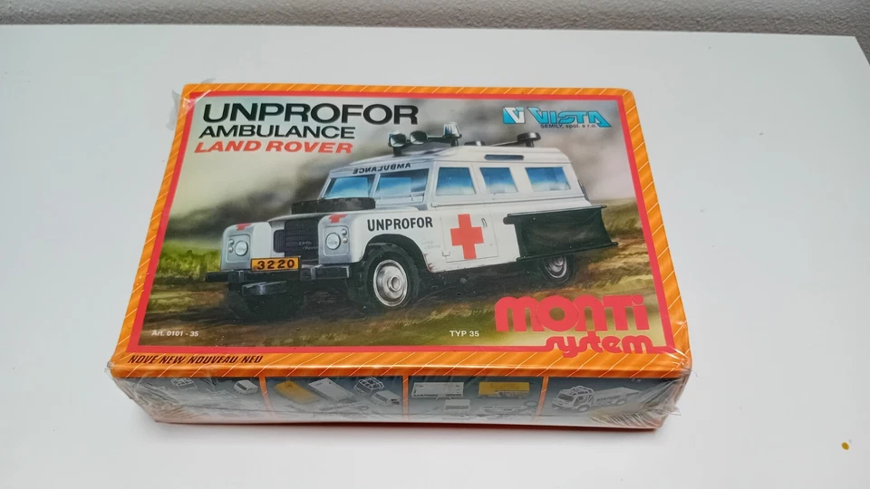 Monti System Unprofor Ambulance Land Rover Scala 1/35 Model Kit - Immagine 1 di 4