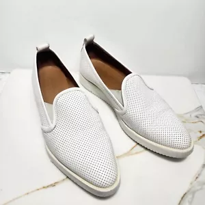 Scarpe mocassini EVERLANE donna taglia 7,5 pelle bianca street slip on a punta - Foto 1 di 13