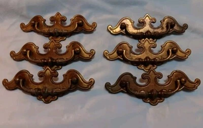 Vintage Set of 6 Reclaimed Large Gold Metal Batwing-style Cabinet Drawer Handles - Image 1 of 4
