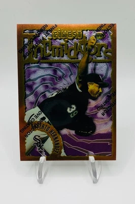 Карта Роберто Эрнандеса Topps Finest Intimidators 5 тема 151 1996 - Изображение 1 из 2