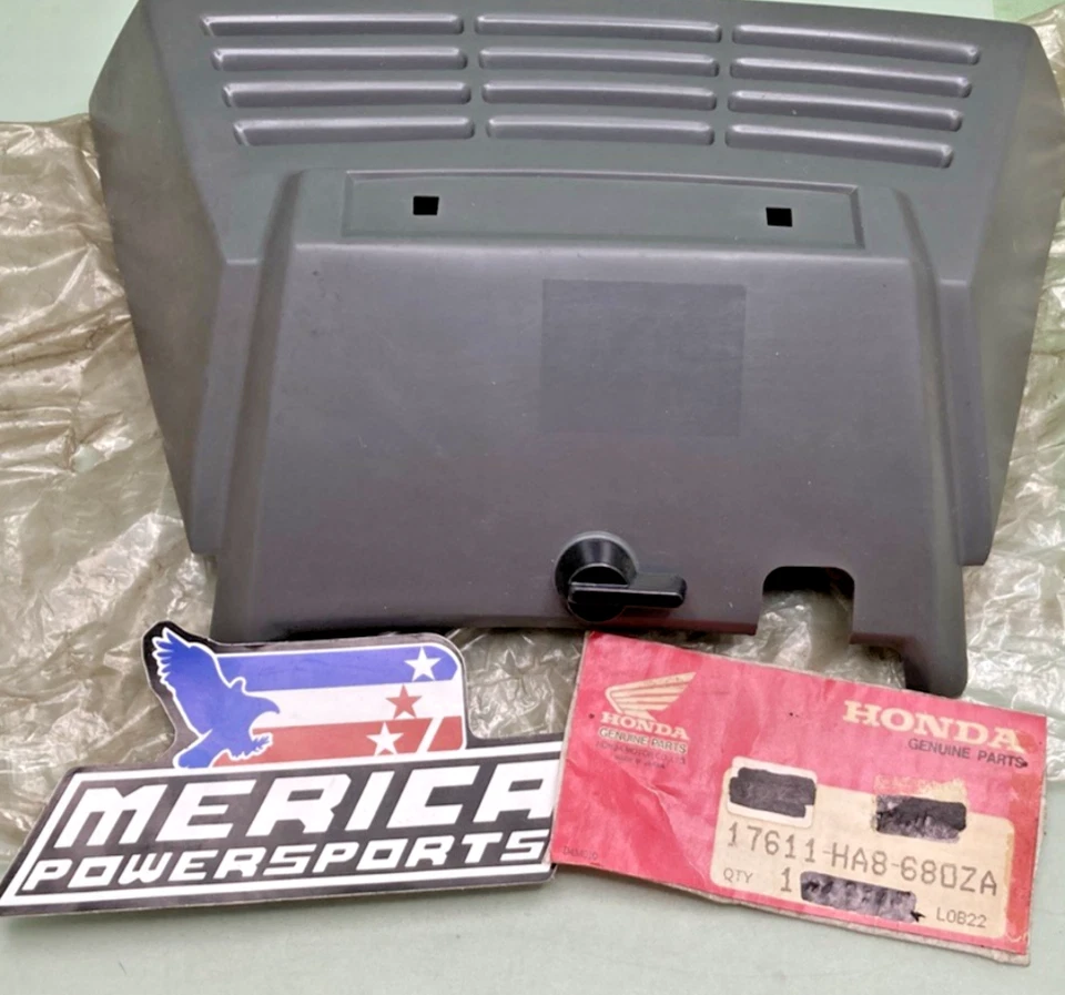 Nueva tapa de la cubierta del tanque genuina Honda 17611-HA8-680ZA, gris espacioso, 86-87 TRX250 Foto 1 de 4
