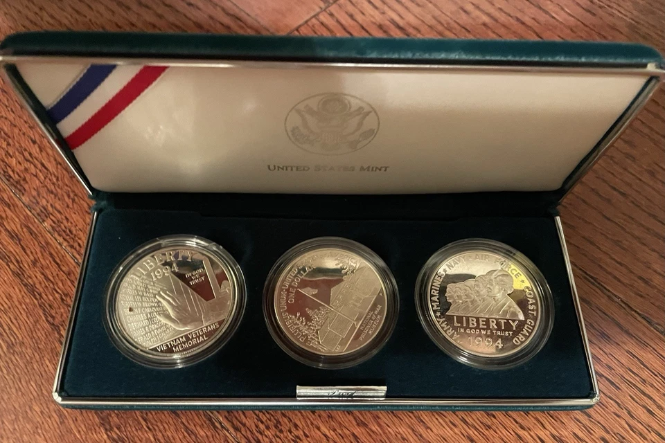1994 US Veterans Commemorative Silver Dollars 3-Coin Proof Set, COA OGP Case/Box - Image 1 of 4