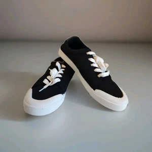 Roxy Pierview Canvas Sneakers Women's Size 10 Lace Up Black Low Top Footwear - Picture 1 of 14