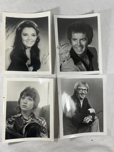 Vintage Lot 4 Promi signierte Fotos Autogramme Memorabilia (wie besehen) - Bild 1 von 10