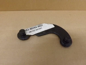 New OEM MTD Yard Machine Lawn Tractor RH Pivot Link 983-0028A-0637 NOS - Picture 1 of 3
