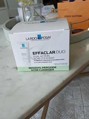 La Roche Posay Effaclar Duo Dual Action Acne Cleanser (30 X 10ml Qty) - Image 1 of 4